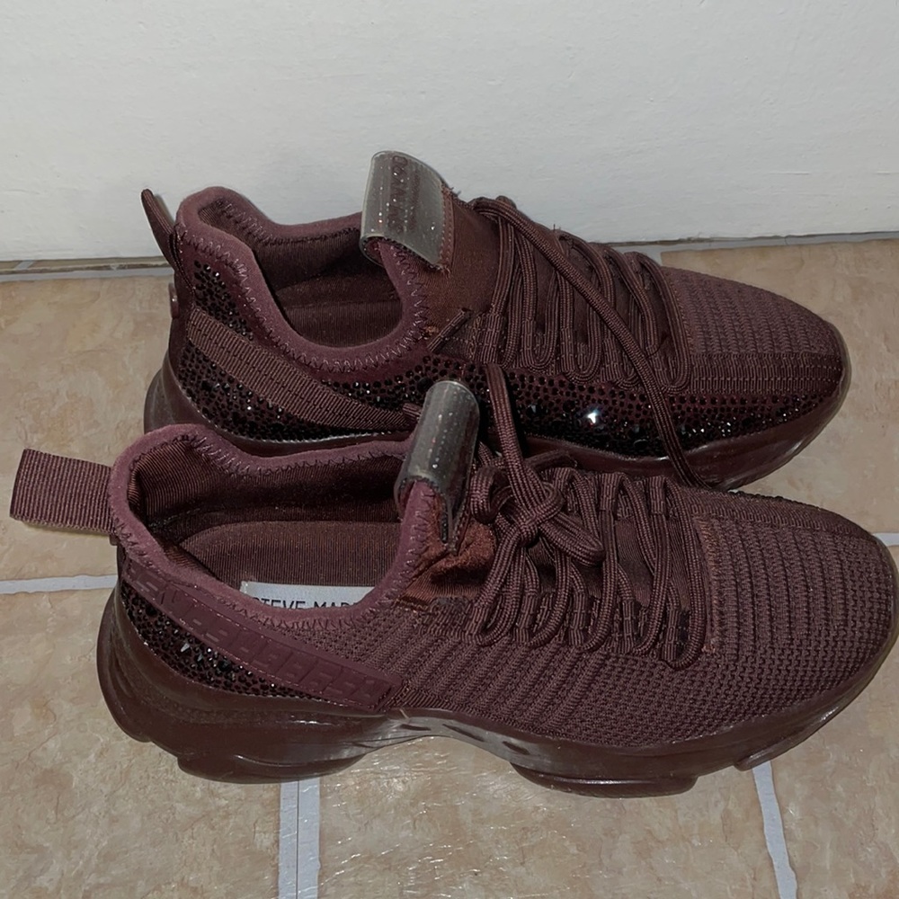 Steve Madden SMNY90 sneakers. Worn only for an hour, to small for me. Runs small